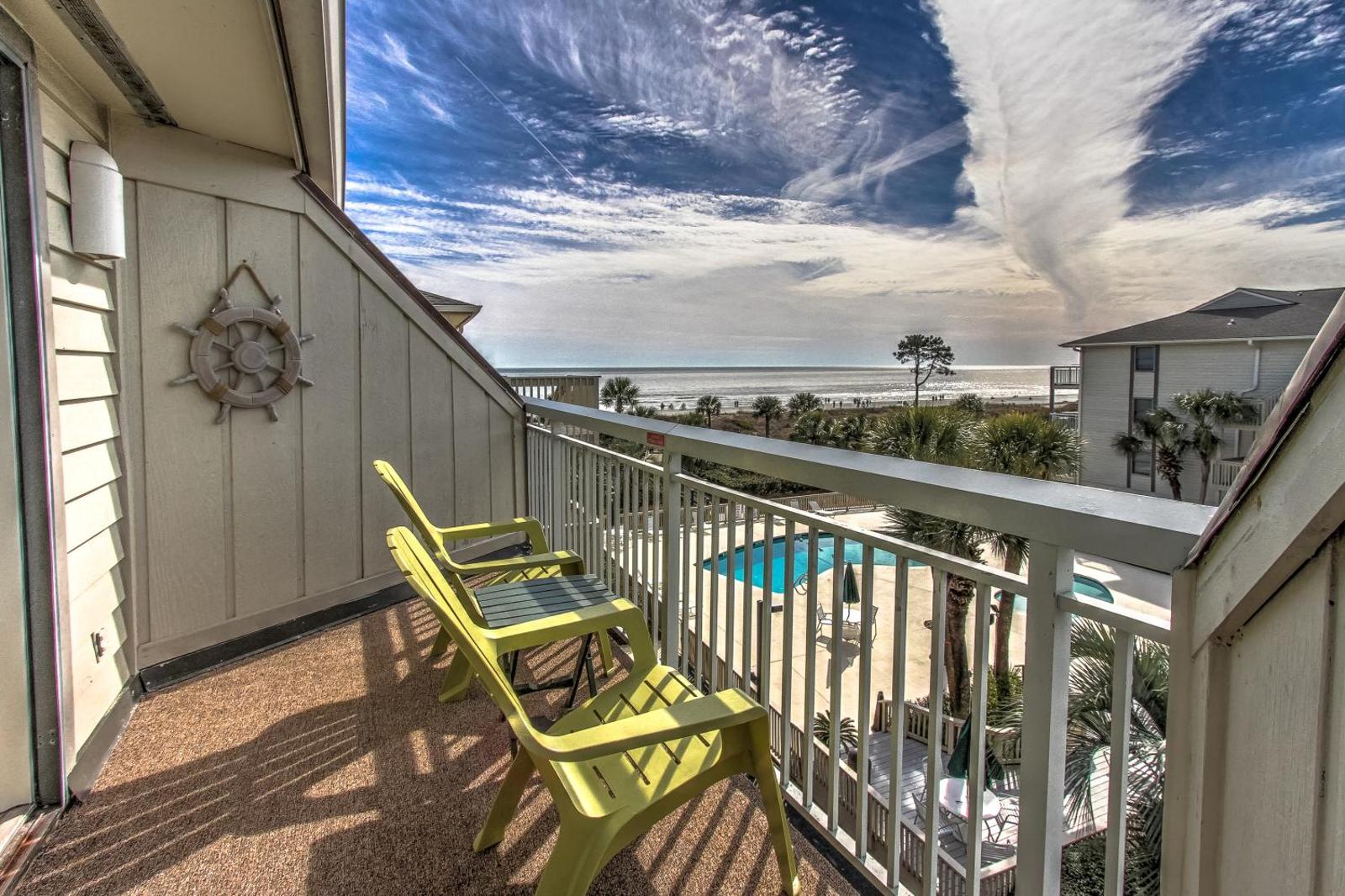 332 Breakers Main image 1